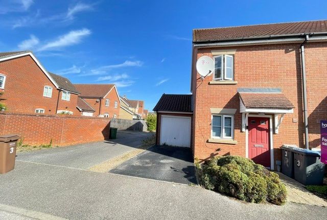 Castle Gardens, Kesgrave IP5 3 bed semi