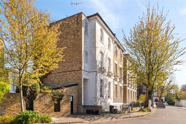 Richmond Crescent, Barnsbury, London, N1 2 bed apartment for sale