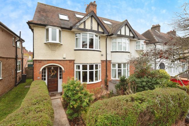 Lyncroft Gardens, Hounslow TW3 4 bed semi