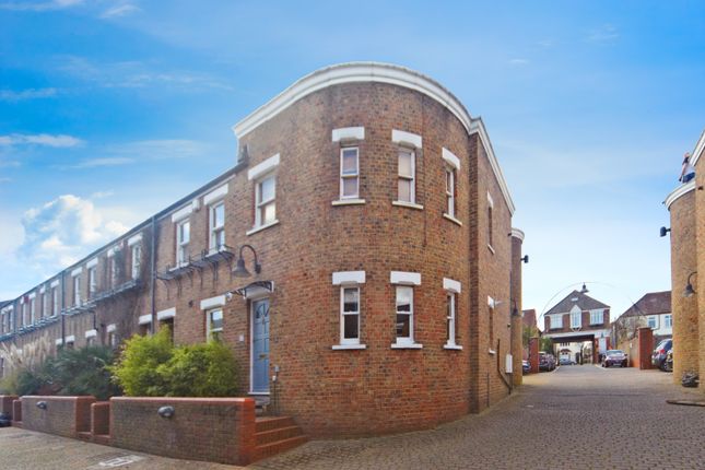 1 bedroom ground floor maisonette for sale