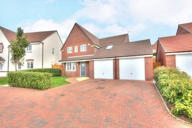 5 bed detached house