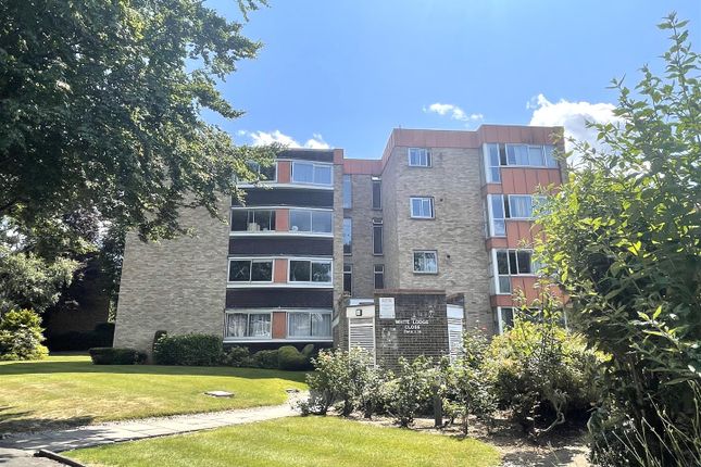 White Lodge Close, South Sutton SM2 2 bed flat for sale