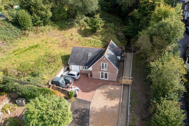 4 bed detached house