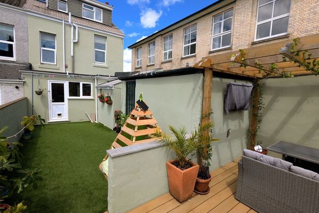 4 bedroom end of terrace house for sale