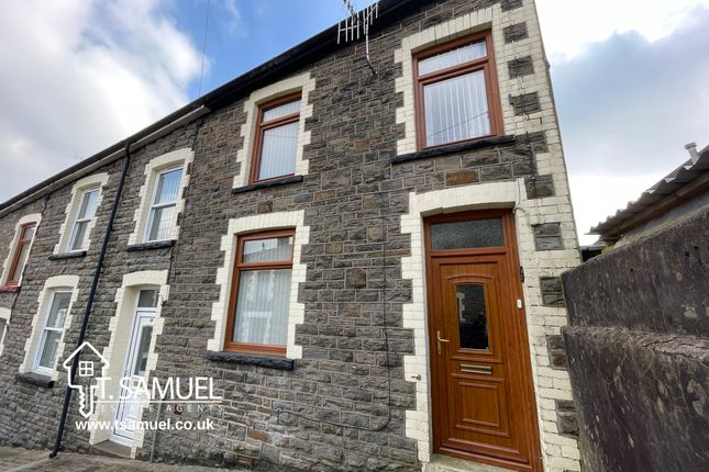 3 bed end terrace house