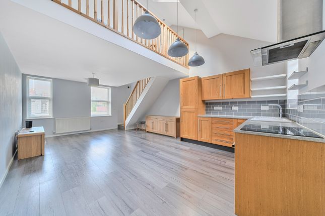 Kingshill Road, Old Town, Swindon... 3 bed terraced house for sale