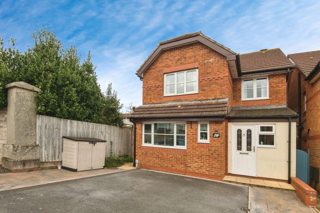 4 bed detached house