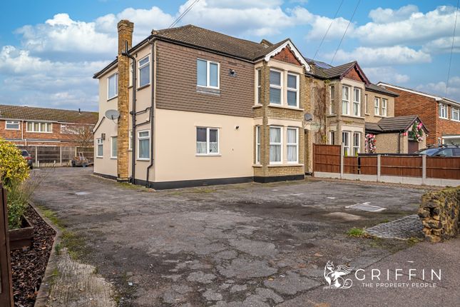 Studio flat for sale