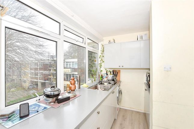 Ifield Drive, Ifield, Crawley, West... 2 bed flat for sale