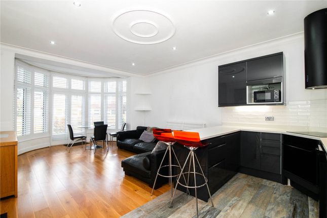 Broom Road, Teddington, TW11 2 bed apartment for sale