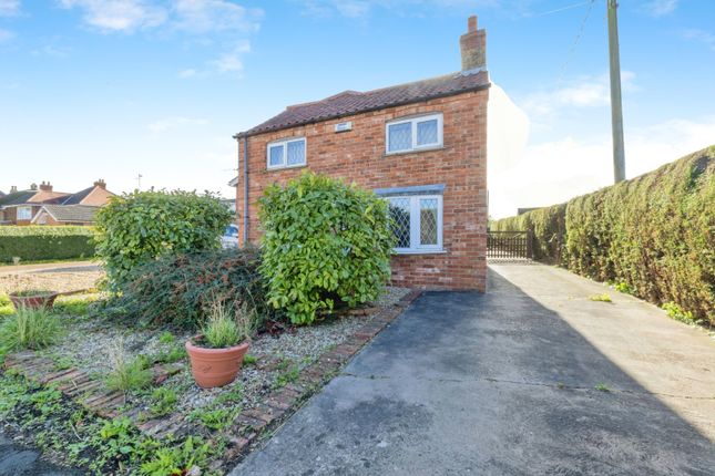 Station Road, Lincoln LN3 2 bed detached house for sale