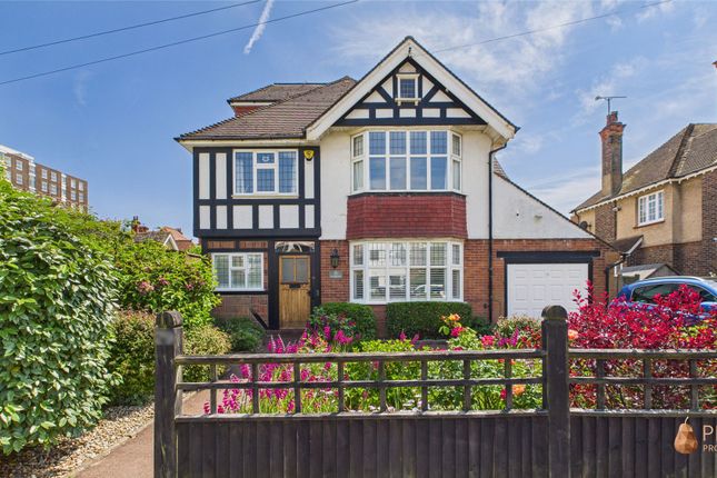 6 bed detached house