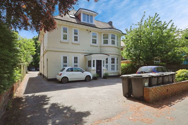 Richmond Park Road, Bournemouth BH8 2 bed flat for sale