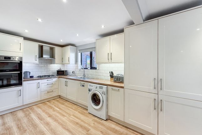 Whinfield, Ipswich IP5 3 bed link detached house for sale