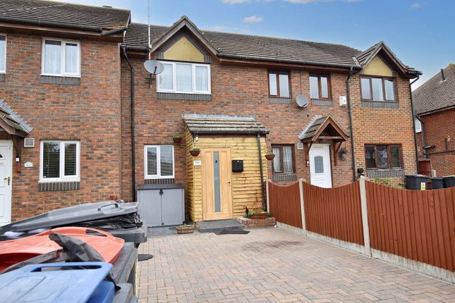 The Avenue, Canterbury CT3 2 bed terraced house for sale