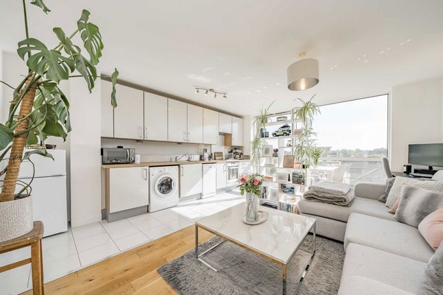 Mapleton Road, London SW18 1 bed flat for sale