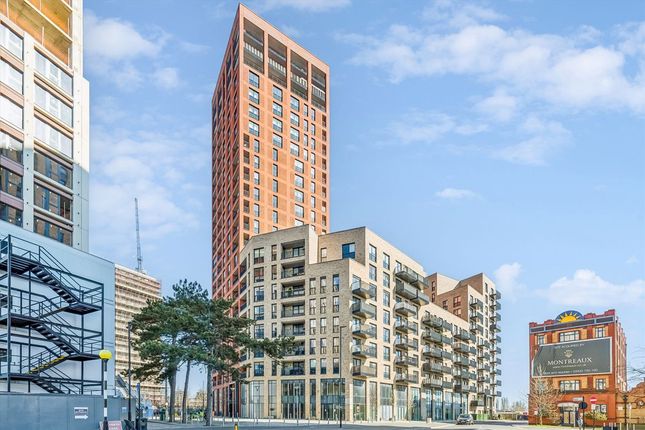 Healum Avenue, Southall UB2 2 bed flat for sale