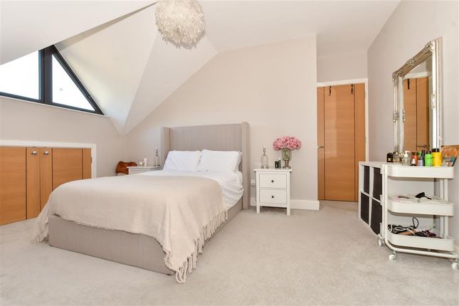 2 bed flat