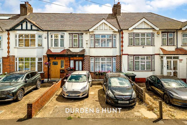 Buckhurst Way, Buckhurst Hill, IG9 3 bed terraced house for sale