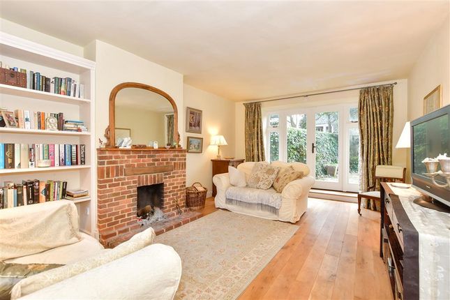 Chichester, West Sussex 3 bed cottage for sale