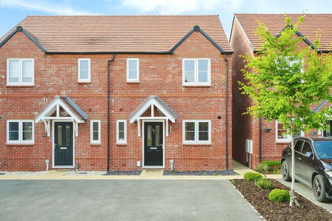 2 bedroom semi-detached house for sale