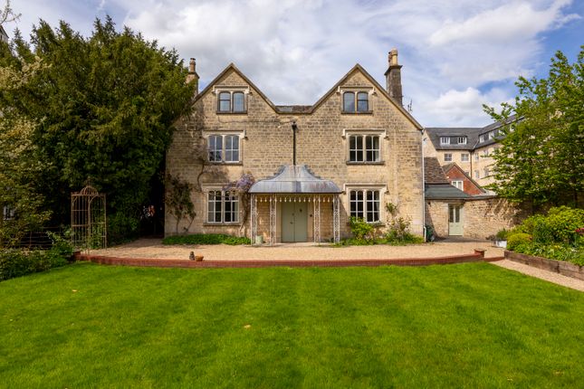 8 bedroom detached house for sale