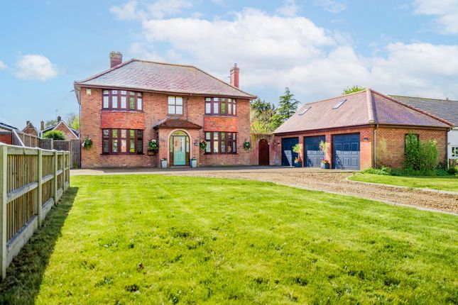 6 bedroom detached house for sale