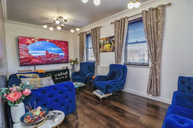 4 bedroom end of terrace house for sale