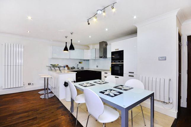 Aria House, Covent Garden, London, WC2B 2 bed flat for sale