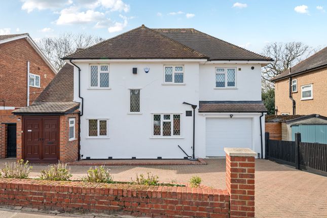 4 bed detached house