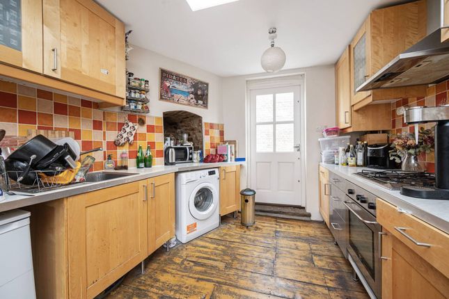 Hoxton Street, Hoxton, London, N1 3 bed maisonette for sale