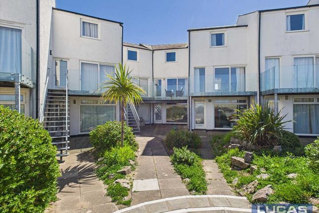 Capel Lodge, Ravenspoint Road... 2 bed apartment for sale