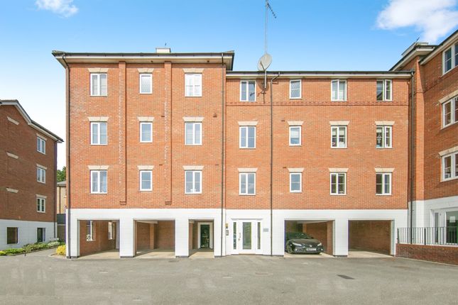 2 bed flat