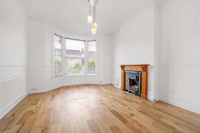 Hurstbourne Road, Forest Hill, SE23 2 bed flat for sale