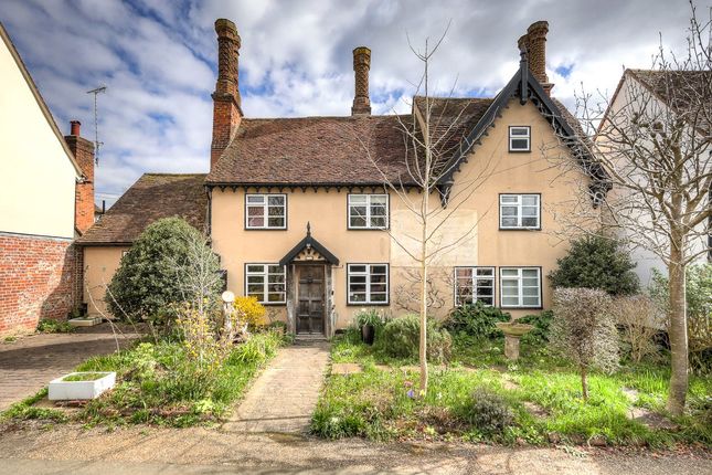 5 bed detached house