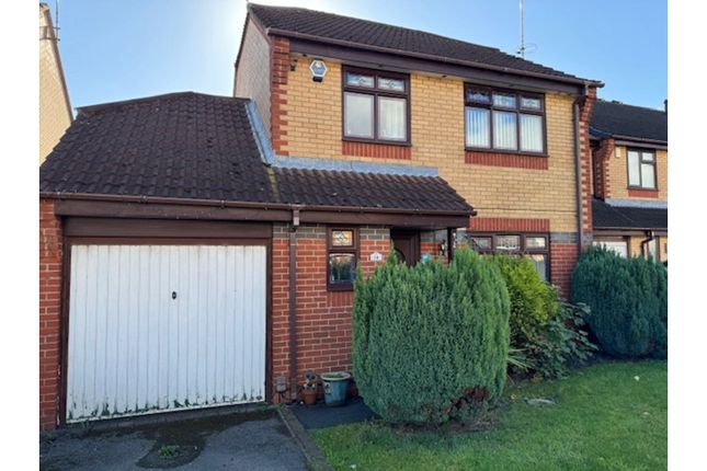 3 bed detached house