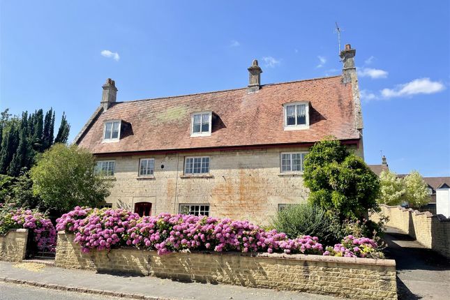 6 bedroom detached house for sale