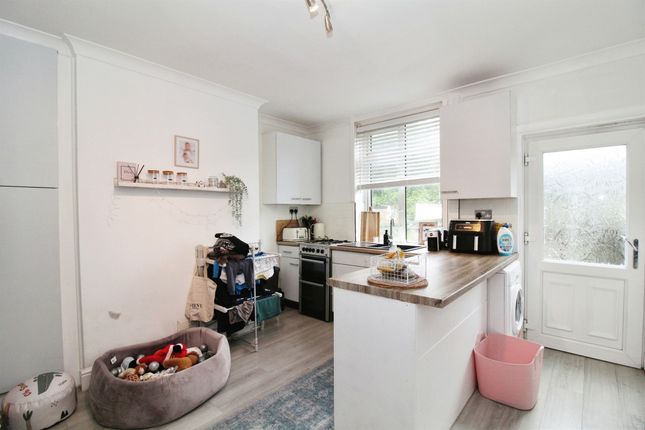 3 bed end terrace house