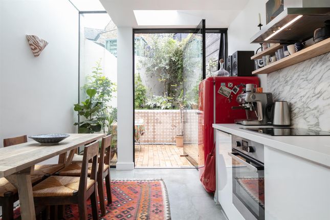 Ivanhoe Road, Camberwell, SE5 1 bed flat for sale