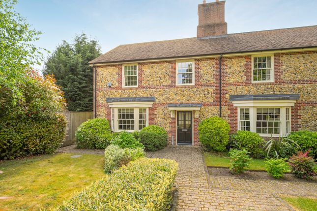 Orchard Green, Buckinghamshire HP9 4 bed semi