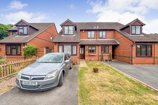 Derrick Close, Calcot, Reading, RG31 3 bed semi