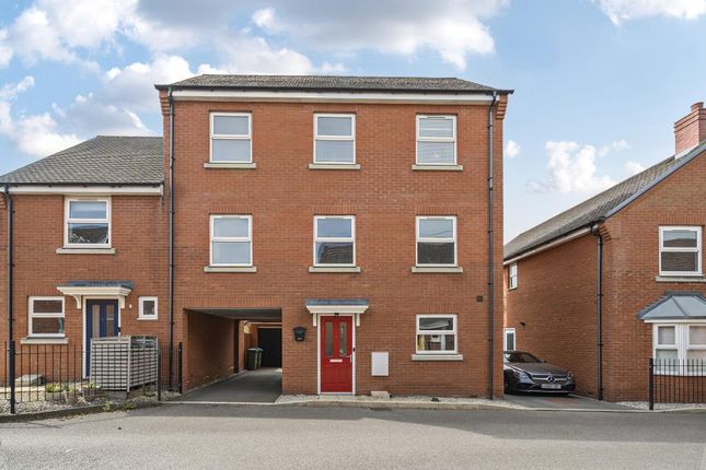 Aylesbury,  Buckinghamshire,  HP18 4 bed semi