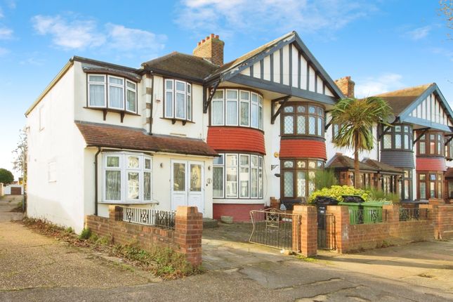 4 bedroom end of terrace house for sale