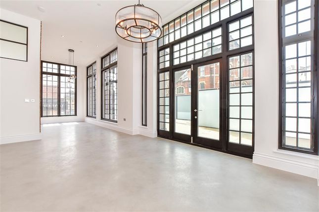 3 bedroom ground floor flat for sale