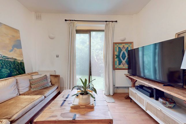 Princess Crescent, London N4 2 bed apartment for sale