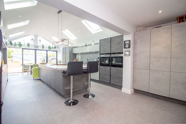 Hazleton Way, Waterlooville, PO8 9BP 4 bed detached house for sale