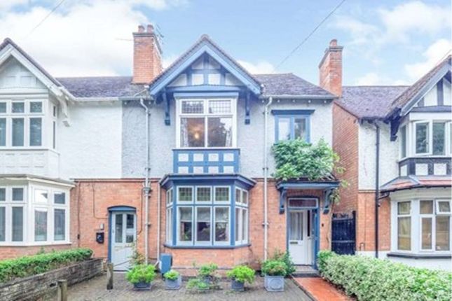 5 bedroom end of terrace house for sale