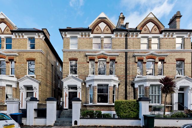 St. Andrews Square, Surbiton KT6 2 bed flat for sale