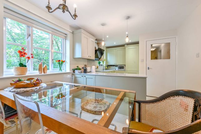 Bonner Street, Bethnal Green, London, E2 2 bed flat for sale