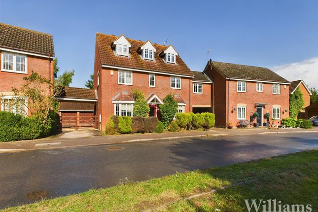 5 bedroom detached house for sale